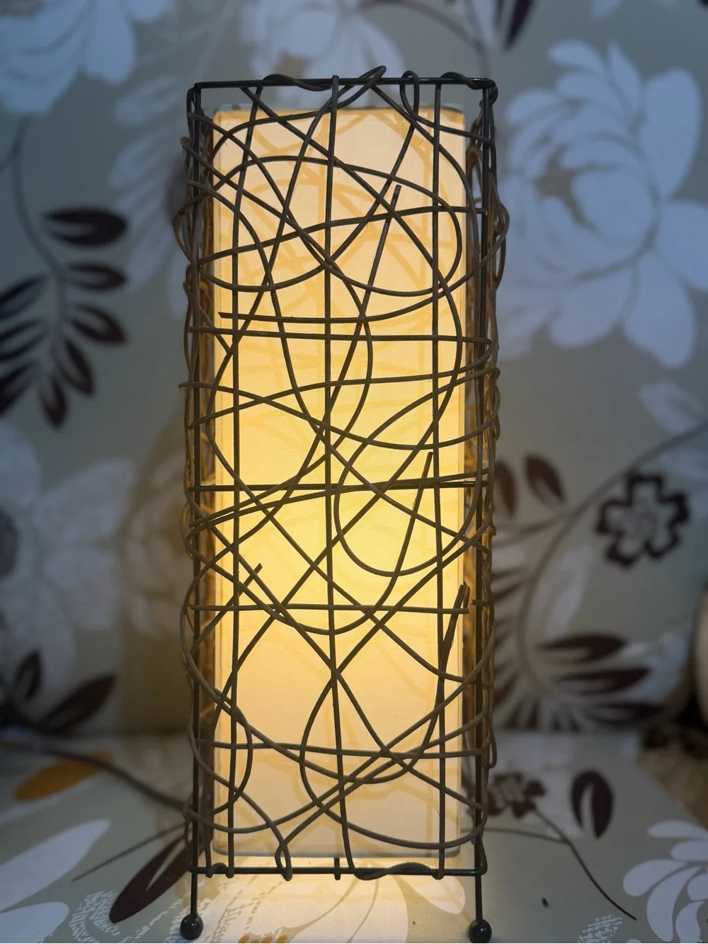 Decorative Black Wire Table Lamp with Cream Shade